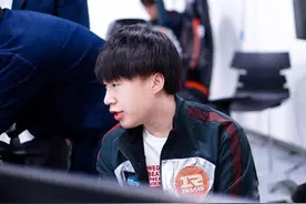 RNG小虎何许人也？ 妖姬单杀Faker三次的男人图片