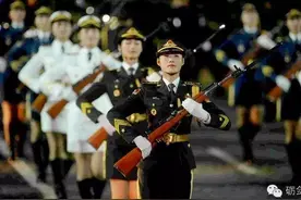 速看咱们中国人民解放军仪仗队女兵！图片