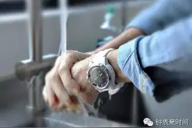 腕表防水系数解读，夏天玩水小心你的爱表被水泡图片