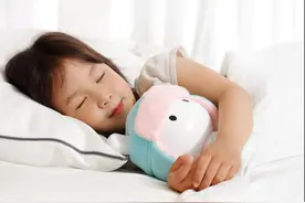 小米新品，能随时随地与自己孩子亲情互动的米兔智能故事机图片