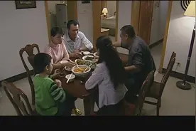 小舅子调侃当官的姐夫，以前是文弱的书生，现在是能文能武，真牛视频封面