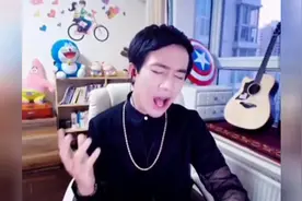 李明霖当年翻唱一首BIGBANG的《吴记麻辣油》火了视频封面