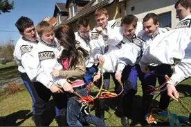 万象 | 全球十大离奇复活节习俗，听过一个算你牛！图片