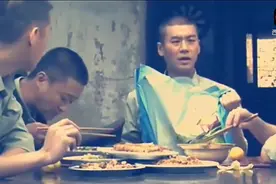 战友嚼舌根说吴京坏话 吴京背后偷听 带着茅台酒一醉方休视频封面