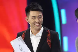 老公卖萌！黄景瑜举哑铃霸气怒吼 综艺首秀帅一脸血图片