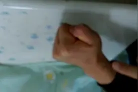 5岁孩子用拳头识月份大小，一学就会，大人也可以试试