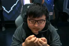 全球总决赛第三场完整版小狗VN时隔4年又一次拿出维恩爆锤Faker