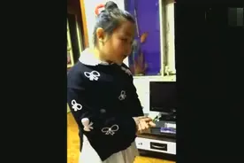 东北胖丫，评价爸妈的爱情是用金钱买不来的！这丫头长大了还了得