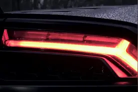 帅小伙开着兰博基尼HURACAN漂移，撩妹一撩一个准