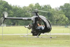 世界上最小的直升飞机，重量仅为200斤，经过简单培训就可以飞行