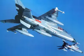 全天候隐身歼击轰炸机亮相，堪称“航母杀手”，美军都没辙了视频封面