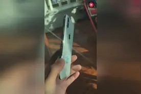 iPhoneX开箱上手，银色的外观看看怎么样，手感还是不错的