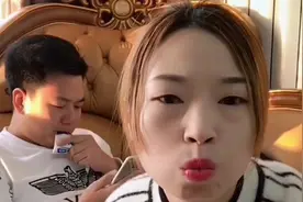 二货妹子吓唬老公，被喷了一脸奶视频封面