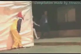 搞笑视频：整人合集，国外恶搞，史上最尴尬的麦当劳叔叔！视频封面