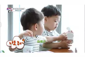 超可爱三胞胎：宋一国带三胞胎吃自助餐，民国棒棒的视频封面