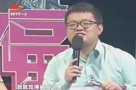 漂亮女友要分手，男友说：给你一千块钱，别分手了！哈哈，太逗了