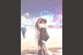 什么是异地恋？异地恋就是女友说了句想我了，隔着一千公里我来了