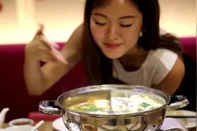 这是印尼一个很有意思的地方，她有一个好听的名字叫做“望加锡”