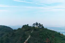 航拍龙泉山风景区，朱元璋儿子和樊哙都葬于此，好一块风水宝地