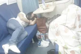 为什么火车上的空调要这么冷？盖外套、盖窗帘都冷视频封面