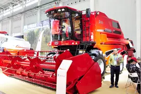 看惯了迪尔等外资品牌的大型收获机，来看看国产东方红的如何！视频封面