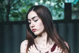 小说：见被自己领养的三岁女娃被富家女欺负，总裁怒：她是我的种图片