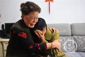 被拐48年后，她终于见到了母亲图片