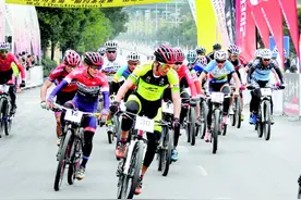 2017“多彩贵州”自行车联赛（总决赛）在玉屏举行图片