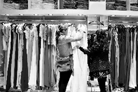 婚庆用品渐兴网购，婚纱街怎么办？图片