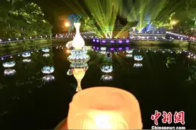 千盏莲灯普陀山盛放 海内外游客“点亮心灯”共祈福图片