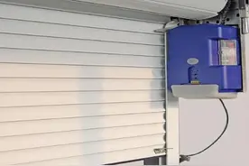 卷帘门换电动的 开关方便声音轻图片