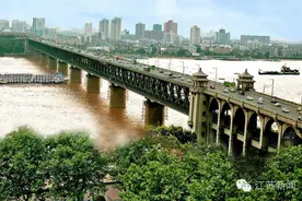 网传南京长江大桥路面塌陷，其实事情的真相是这样的图片