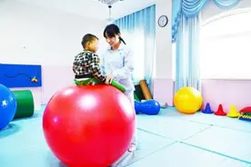 35岁生二胎孩子患上自闭症图片