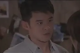 女子把男孩照片丢掉，男孩大发脾气，从来没见过这么可怕的表情视频封面