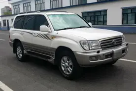 老吴花6万买一辆车龄15年的二手陆巡，车况嗷嗷的就是养不起图片