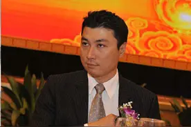 网友评价顺丰总裁王卫“你看他像个善茬吗？图片