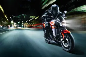 宝马s1000rr，摩托车中的王子图片