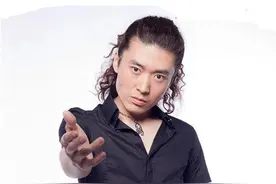 著名原创歌手、演员张艺源心路历程图片