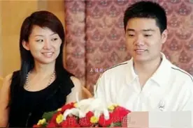 丁俊晖与富豪女友定居英国，在400平豪宅中大秀恩爱！视频封面