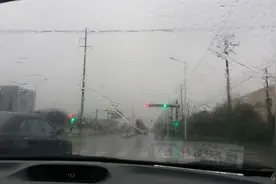 雨刮器的更换图片