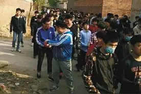 河北美院土地纠纷对峙火爆 学生不知情被要求上前“助威”图片