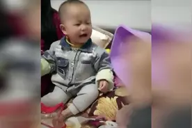 叫声爸爸给一百元钱，可爱小宝宝毫不犹豫连喊三声！视频封面