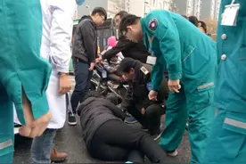 郑州一对老夫妻推着孙子在斑马线上走 奥迪车突然撞过来…图片