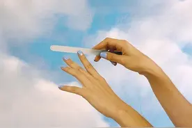 分手后，我每条朋友圈都发得很认真图片