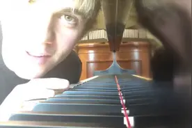 贾斯汀比伯Ins直播：一场小型演唱会！视频封面