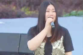 西单女孩好久不见 歌声依然美妙动听！视频封面