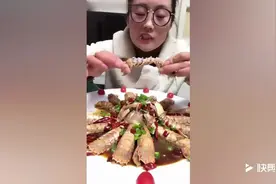 精心摆盘，香辣皮皮虾吃起来视频封面