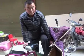 电动车灯时亮时不亮，一拍电瓶又亮了！学会这招轻松解决！视频封面