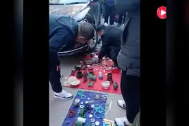 开车压到古玩摊怎么办？这位车主告诉你视频封面
