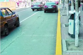 道牙子“刷黄漆”代表啥？停错罚200扣3分｜施工周边新标线你都认识吗图片